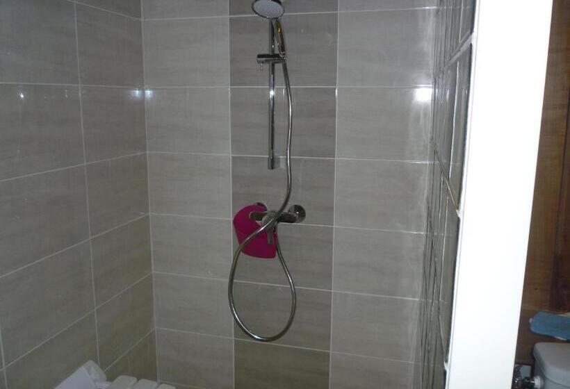 住宿加早餐 La Serpauderie