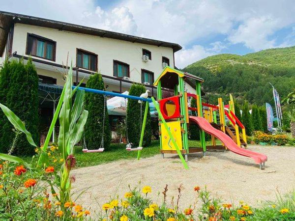 Family Hotel Borovitsa