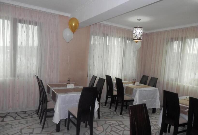 Family Hotel Borovitsa