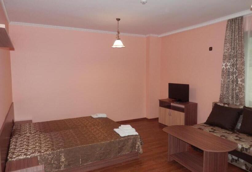 Family Hotel Borovitsa