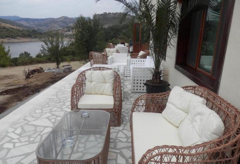 Family Hotel Borovitsa