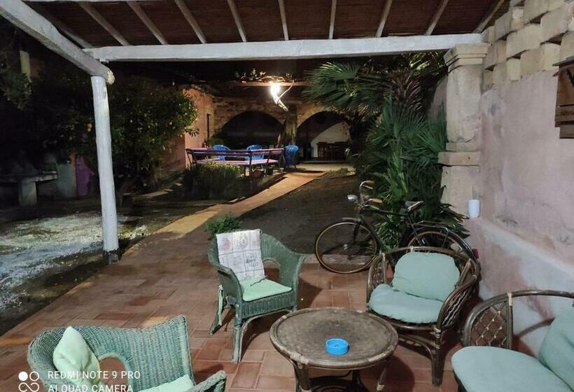 בית מלון כפרי Agriturismo Il Melograno