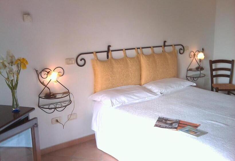 هتل Agriturismo Il Poggiolo