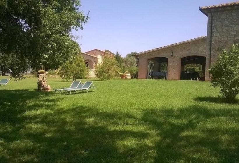 هتل Agriturismo Il Poggiolo