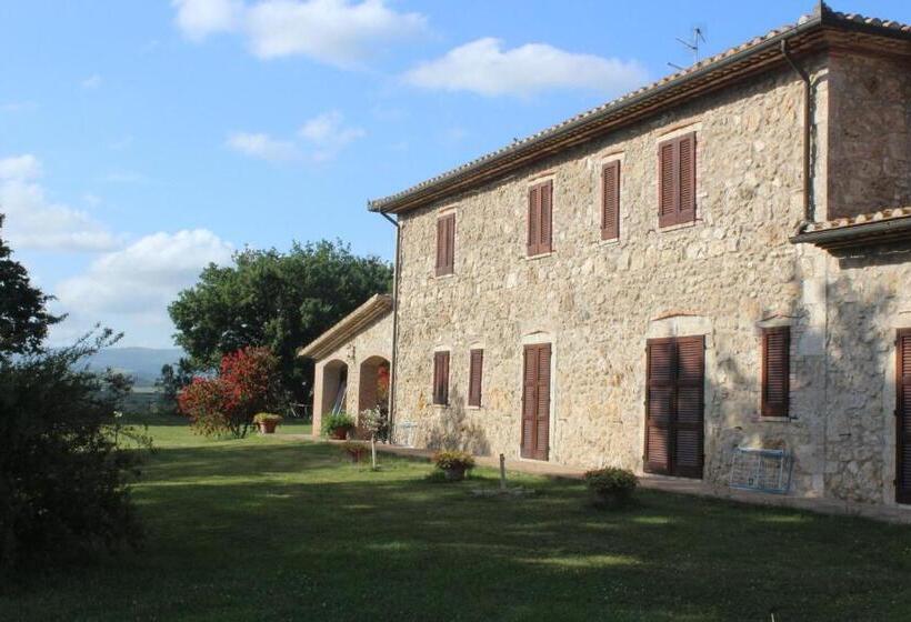هتل Agriturismo Il Poggiolo