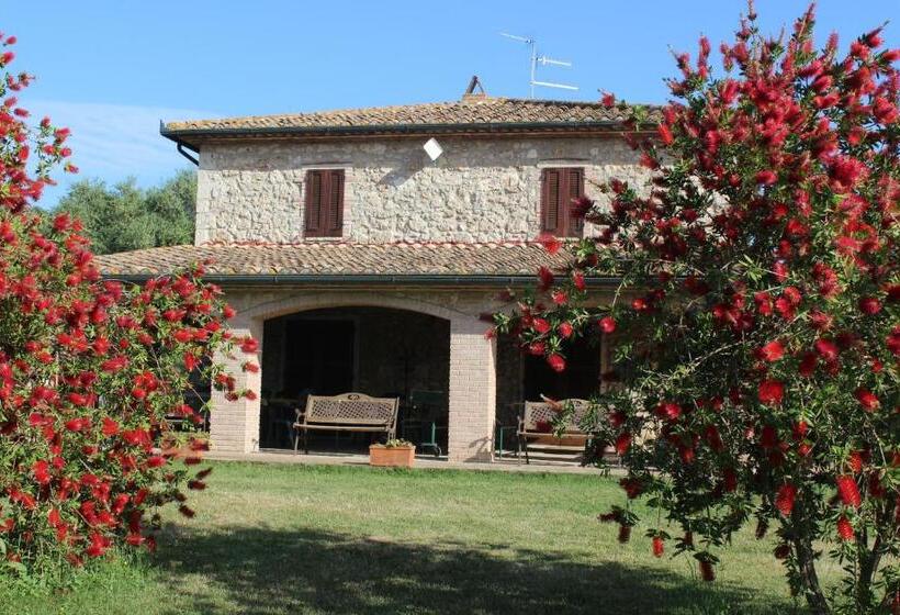هتل Agriturismo Il Poggiolo