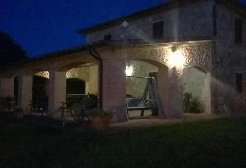 هتل Agriturismo Il Poggiolo