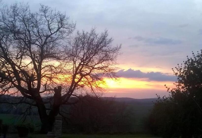 هتل Agriturismo Il Poggiolo