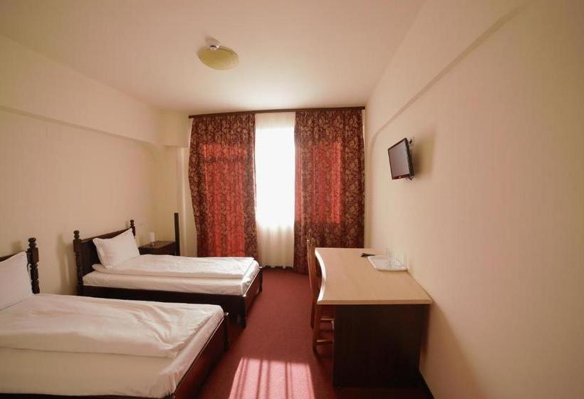 Отель Ambasador