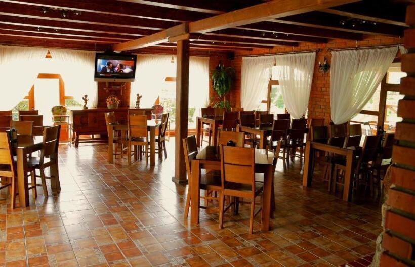 Отель Chorna Skelya Resort & Wellness