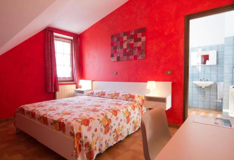 Отель Edelweiss