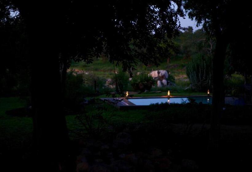 호텔 Ivory Wilderness River Rock Lodge