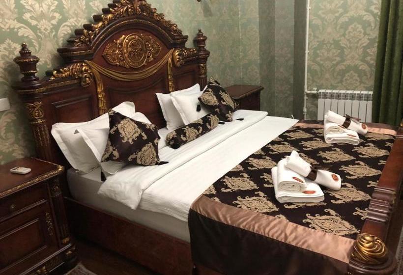 هتل Khujand Deluxe