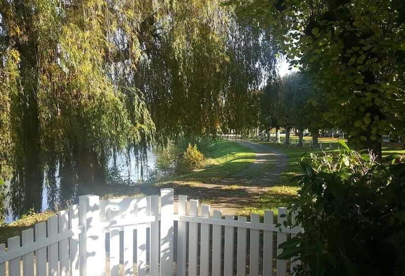 Отель Logis   Hôtel & Restaurant Le Gonfalon