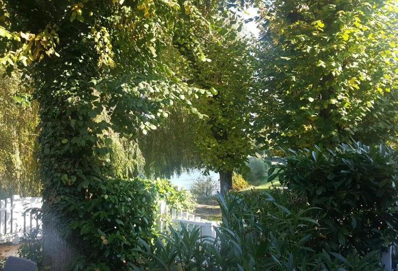 Отель Logis   Hôtel & Restaurant Le Gonfalon