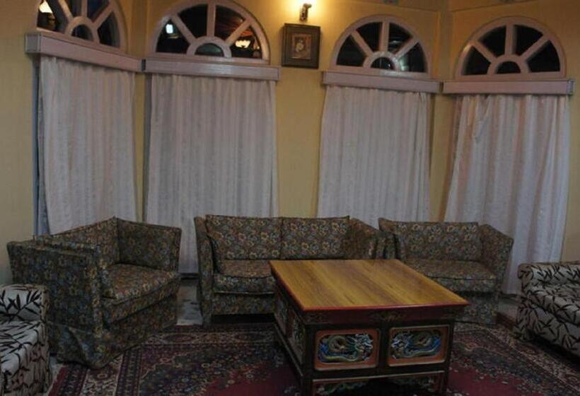 فندق Pemaling Lords Inn Dirang