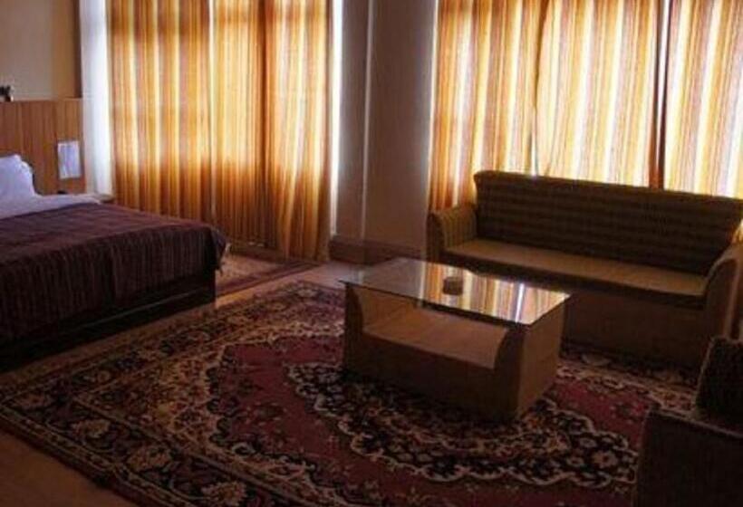 فندق Pemaling Lords Inn Dirang