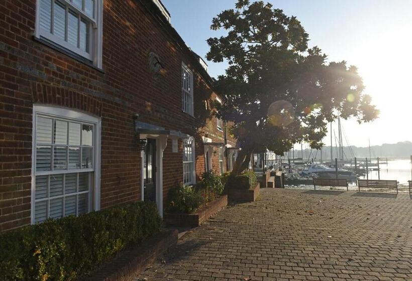 בית מלון כפרי Royal Southern Yacht Club