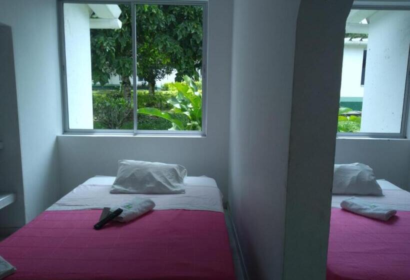 Отель Servituristicos La Esmeralda