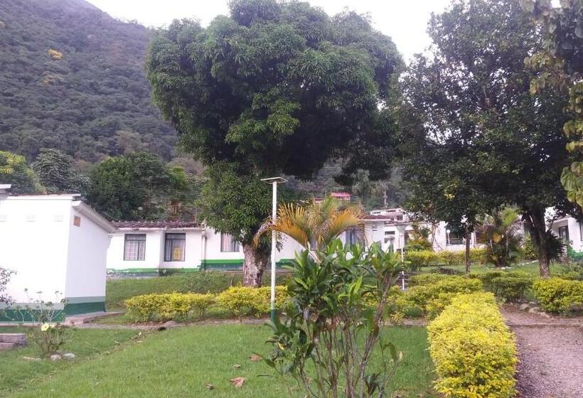 Отель Servituristicos La Esmeralda