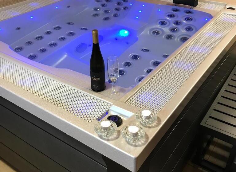 酒店 Sirákov