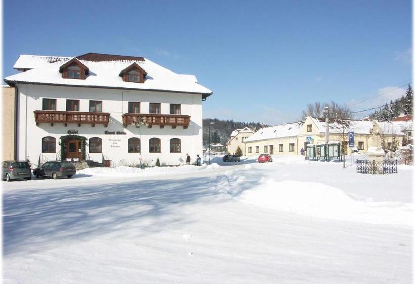 ホテル Stara Skola