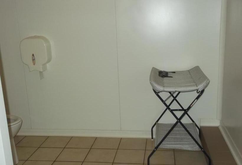 בית מלון כפרי Tyblomen