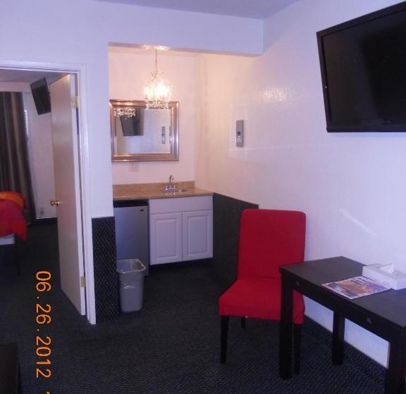 Мотель Tradewinds Airport