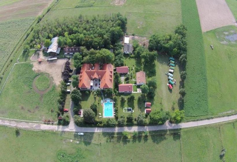 פנסיון ádám Tanya Fogadó