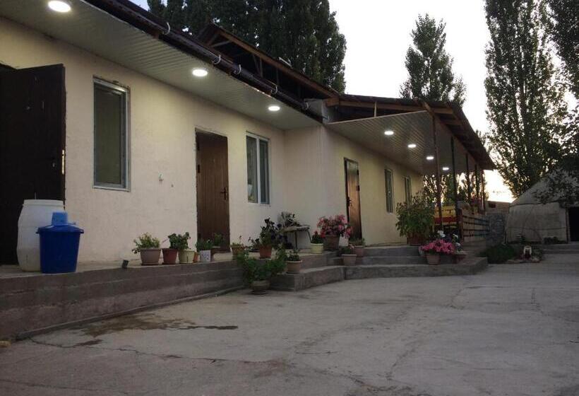 پانسیون Guest House Mira