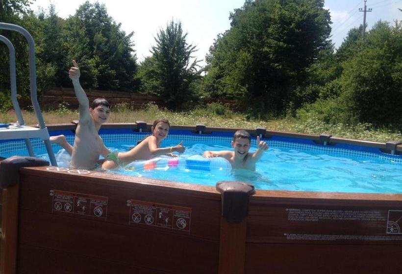 پانسیون Guest House Pid Dubom карпати під дубом