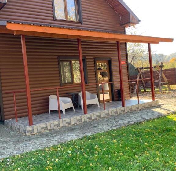 پانسیون Guest House Pid Dubom карпати під дубом