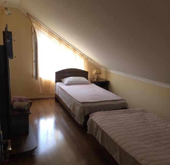 پانسیون Mari Guest House