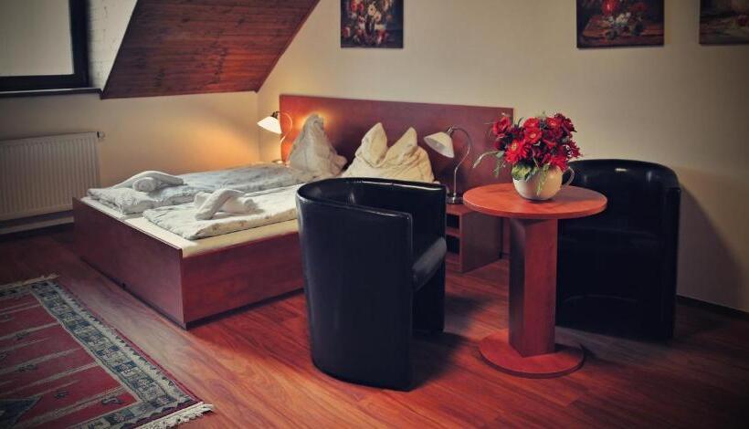 ペンション Penzion šejby