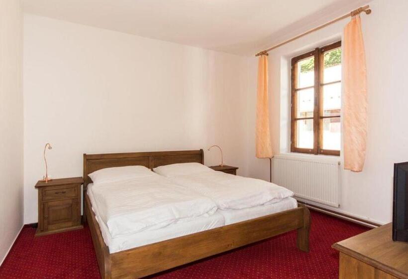 膳宿费 Penzion Pod Houskou