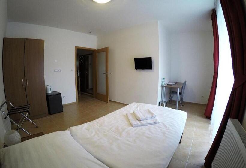 פנסיון Penzion U Tri Statkaru