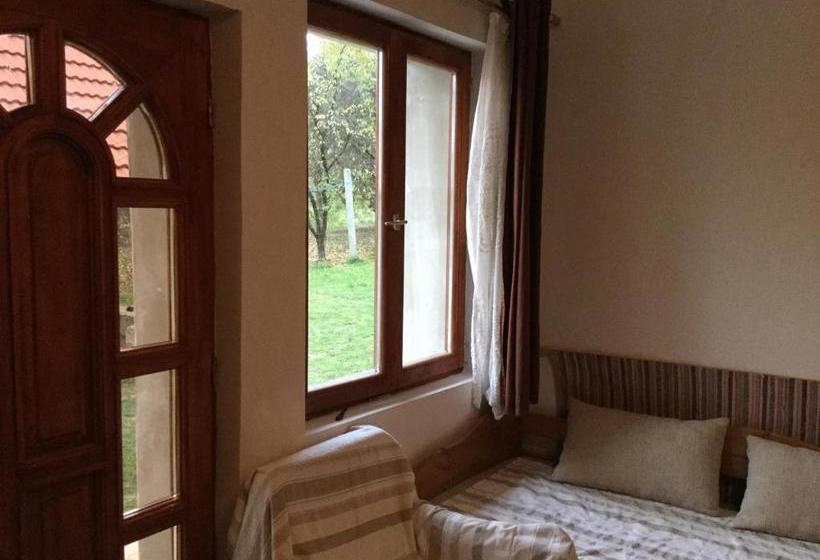 膳宿费 Rebeka Vendégház