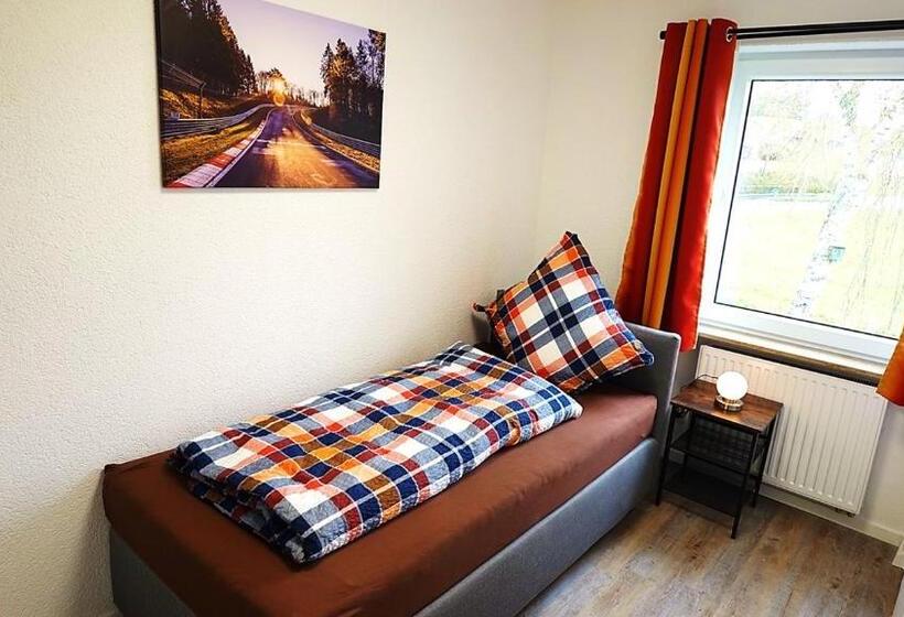 Пансион Speedys Bed & Breakfast