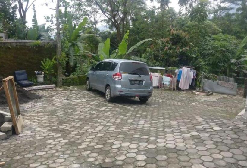 ペンション Teratai Putih