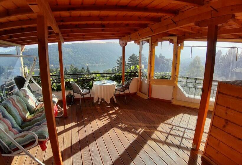 פנסיון Tora Bora Guest House