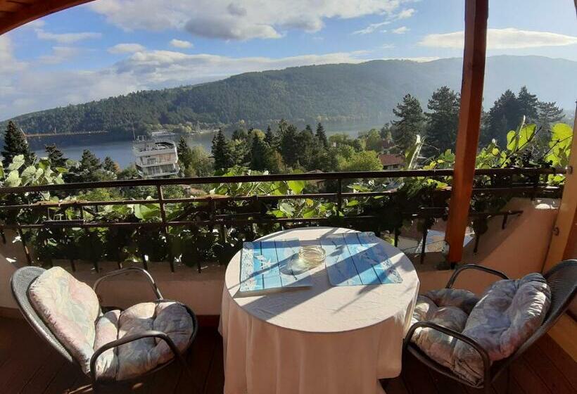 פנסיון Tora Bora Guest House