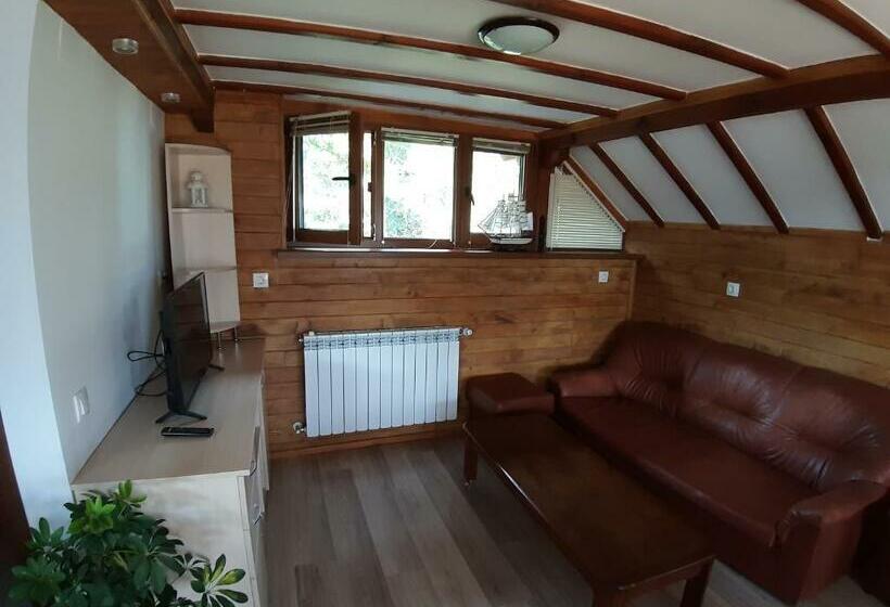 פנסיון Tora Bora Guest House