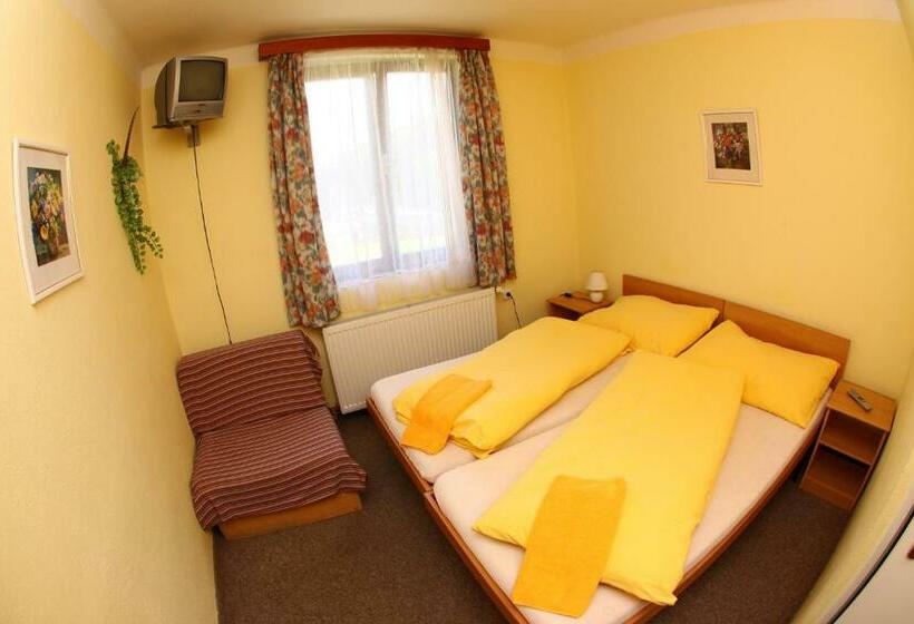 펜션 Yacht Club Barrandov