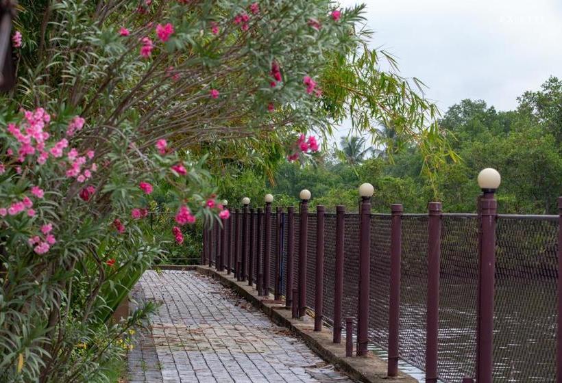 리조트 Grand Ayur Island
