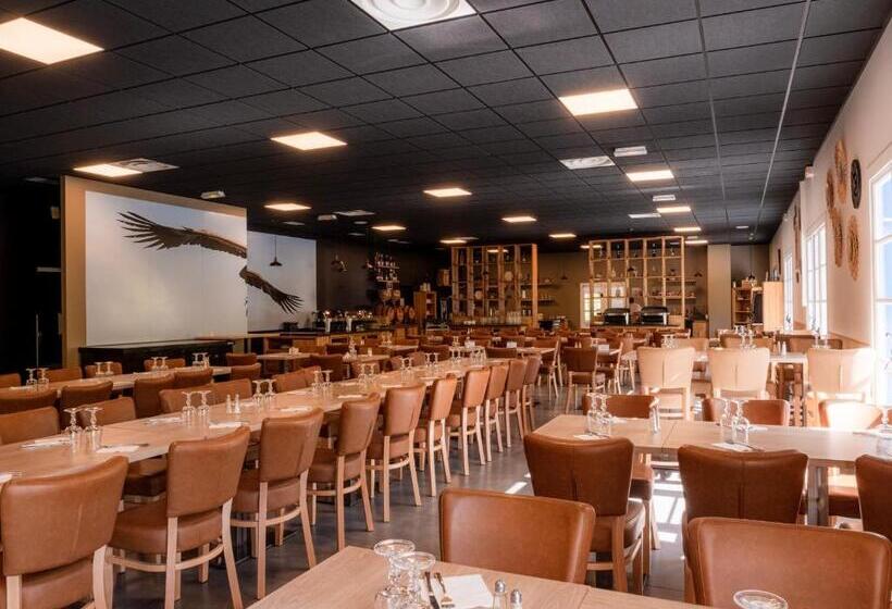 אתר נופש Village Club Les Lavandes   Neaclub