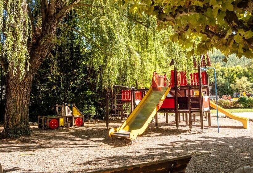 אתר נופש Village Club Les Lavandes   Neaclub