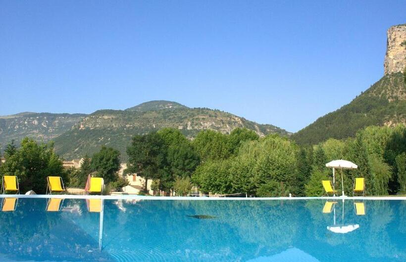 אתר נופש Village Club Les Lavandes   Neaclub