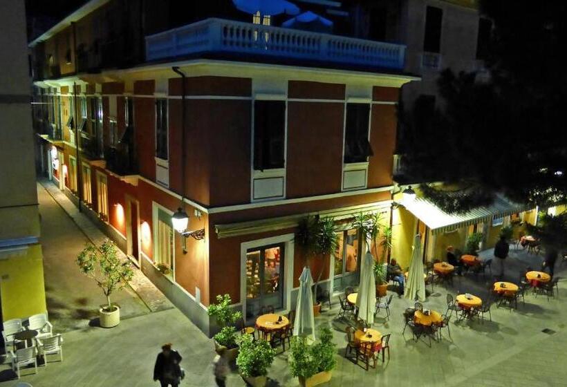 ホテル Albergo Lungomare