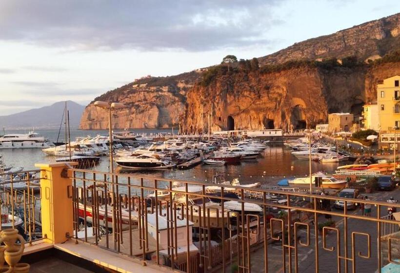 פנסיון Casa Nori