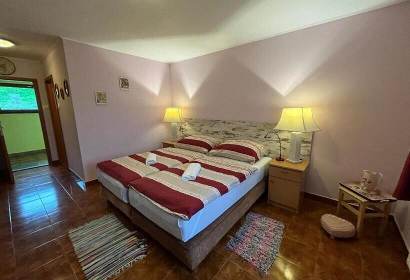 بنسيون Erdei Vendégház